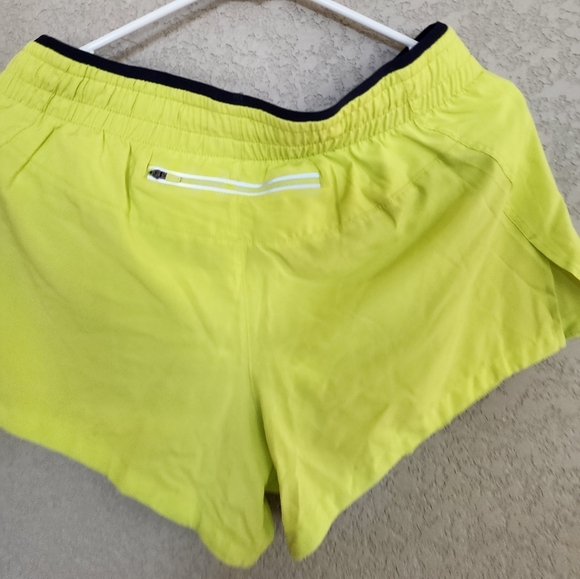 Fabletics neon yellow shorts Size Medium - Picture 5 of 5